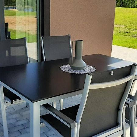 Vila Galadusis Prie Ezero Lazdijai Exteriör bild